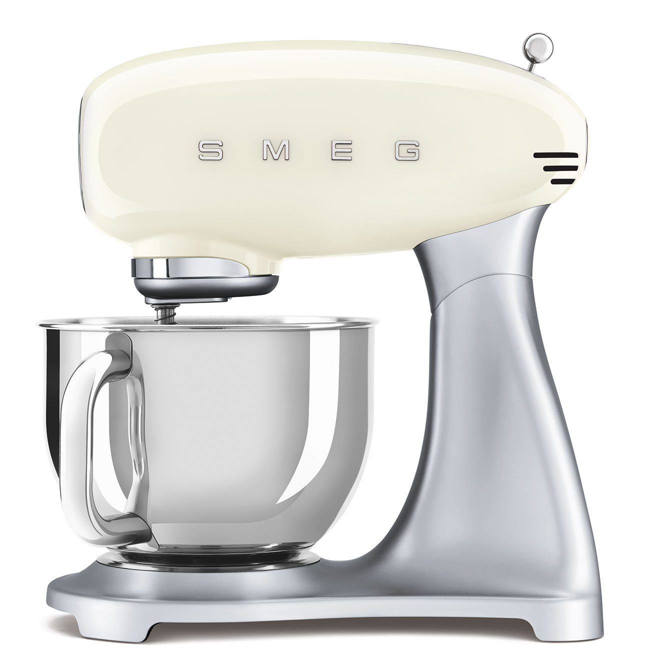 Cream SMEG SMF02CRUS tilt-head mixer with its handled stainless-steel bowl; exact image source does not establish photo versus rendering.